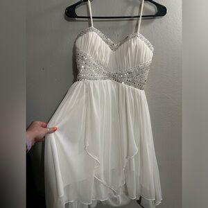 B SMART SIZE 3 PROM DRESS, WHITE SPARKLES, NEVER WORN